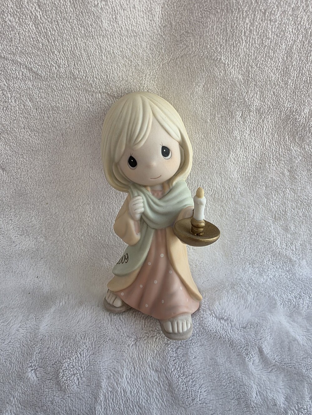Precious Moments 2009 Figurine 'May Your Faith Light the Way' #910001
